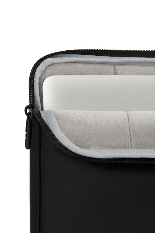 Swissgear 2672 16 inch Padded Laptop Sleeve 360° interior edge is reinforced to provide added protection against accidental drops