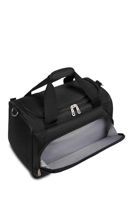 Wenger Identity 18” Carry-All Duffel Bag Large, front exterior zippered pocket gives you easy access to necessities