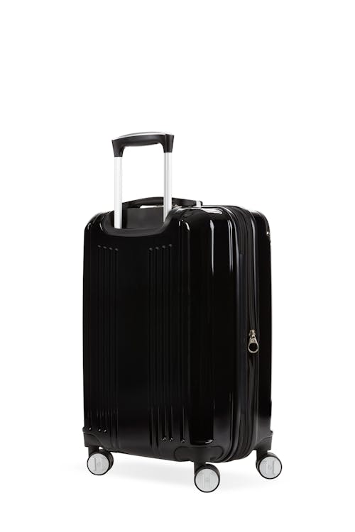Swissgear 7786 20” Expandable Carry On Hardside Spinner Luggage allows for easy pushing and pulling of luggage