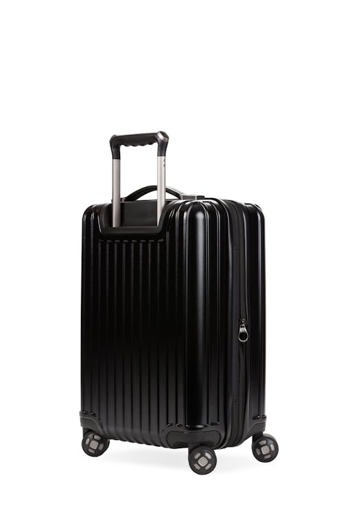 Swissgear 7910 20" USB Expandable Carry On Hardside Luggage offers maximum mobility 