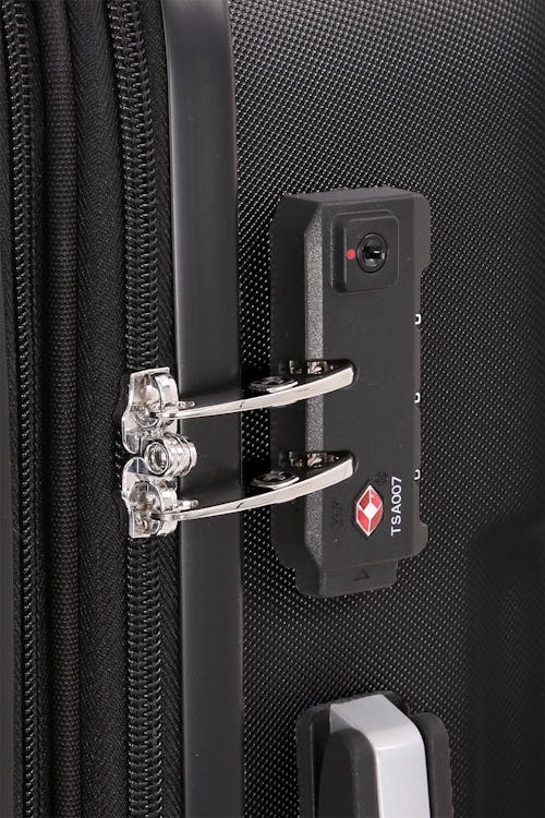 SWISSGEAR 6396 Expandable Hardside Spinner Integrated TSA approved combination lock