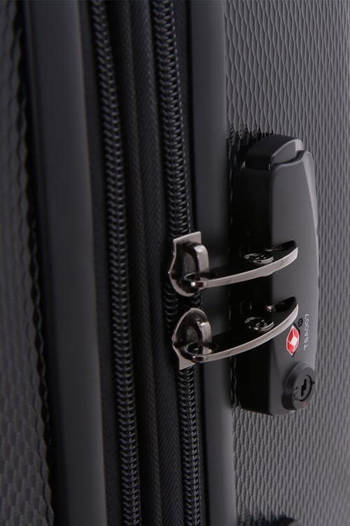 Swissgear 7272 Energie Expandable 3pc Hardside Spinner Luggage Set Black