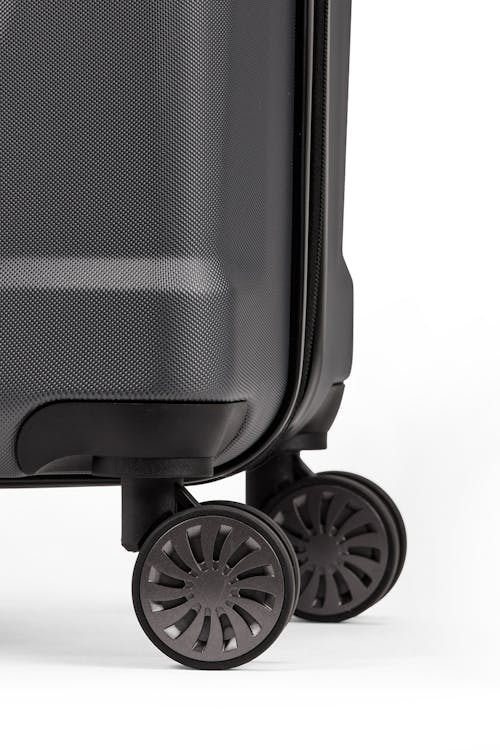 Swissgear 7330 19 Cascade Expandable Carry On Hardside Spinner Luggage