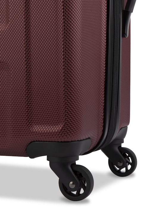 Swissgear Spring Break Collection Hardside Luggage 3 Piece Set “Spin 360°” 4-wheel system allows suitcase to move easily in all directions