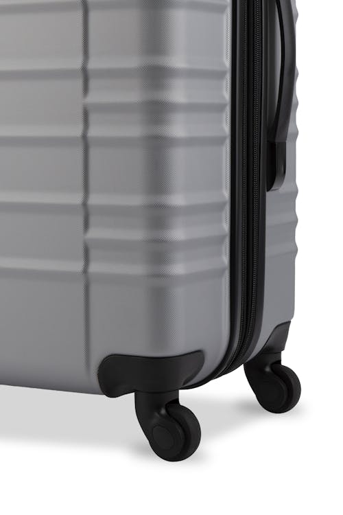 Swissgear SONIC Collection Hardside 3 Piece Set “Spin 360°” 4-wheel system allows suitcase to move easily in all directions