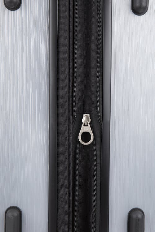 Swissgear Symmetry Lite Collection 24 Expandable Hardside Luggage Silver