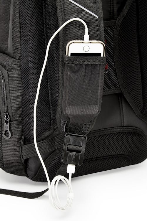 Swissgear 9960 17-inch Computer and Tablet Backpack  Built-in USB port